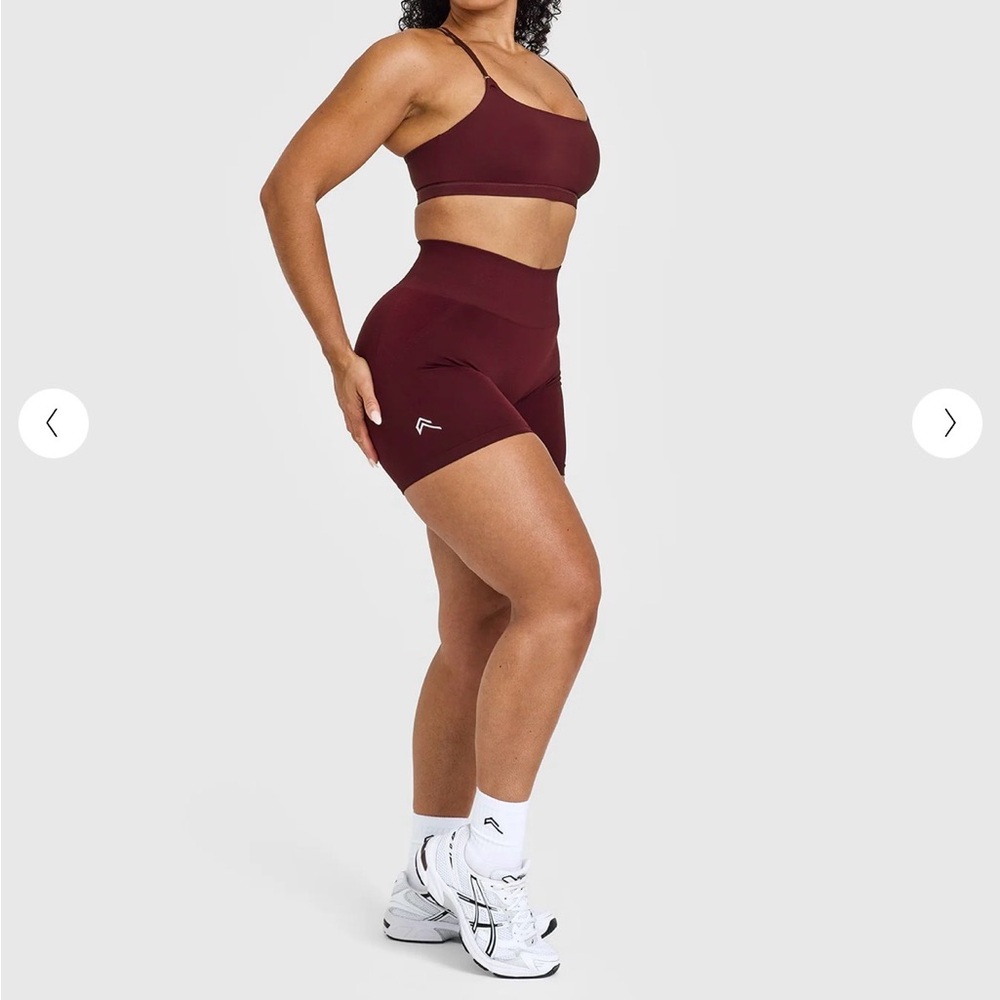 EFFORTLESSLIFT™ SEAMLESS SHORTS WITH WHITE LOGO